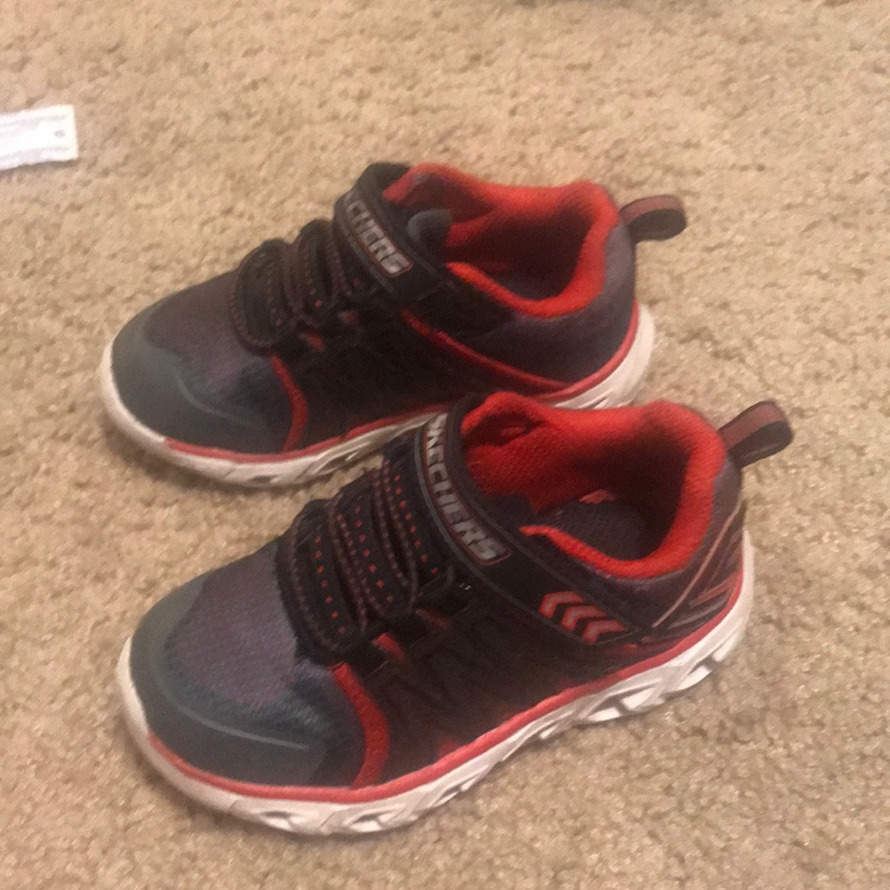 Skechers light up shoes size 8